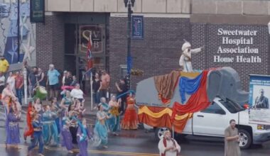 Have You Seen This? People gather to re-create parade from 'Aladdin'