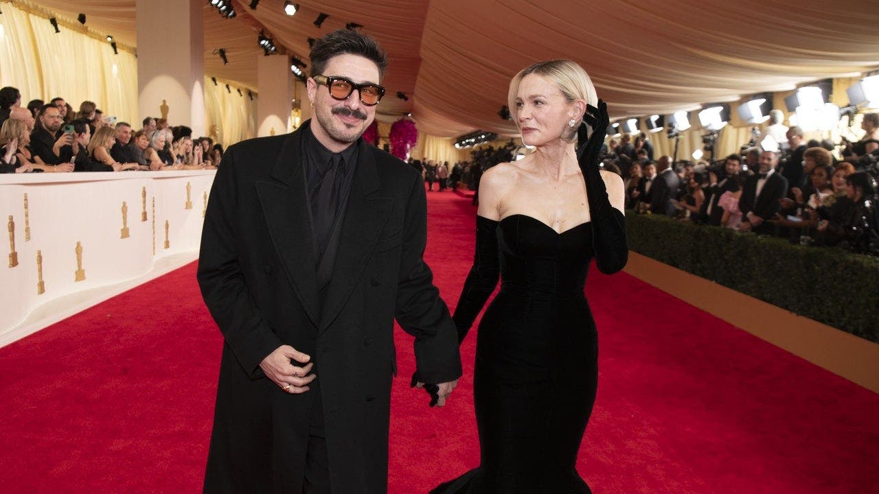 Marcus Mumford recalls meeting Carey Mulligan at Bible camp on 'SmartLess'