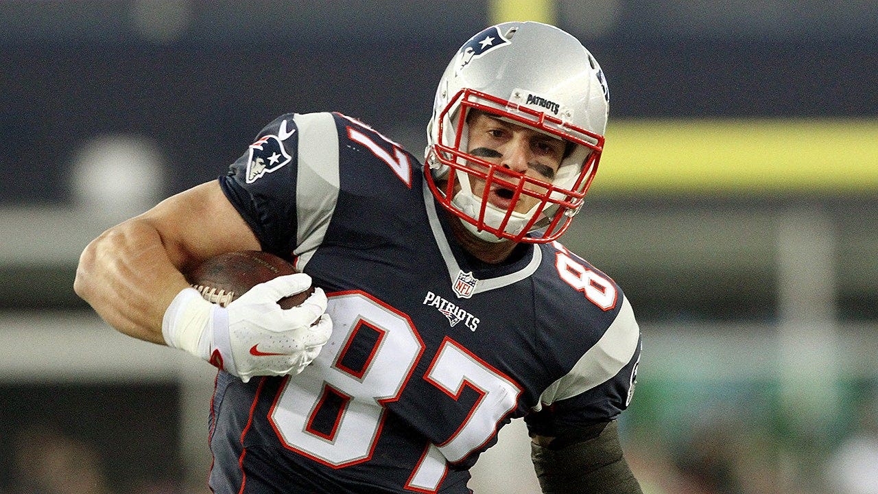 Rob Gronkowski tells Caitlin Clark to keep proving the haters wrong
