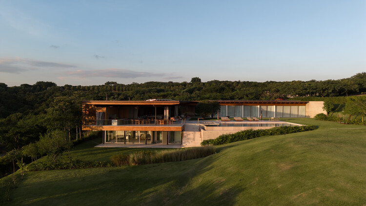 Flow House / Felipe Caboclo Arquitetura - Image 1 of 22