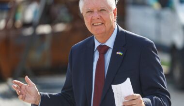 Republican Lindsey Graham dies at 71: World leaders, US politicians react | Politics News