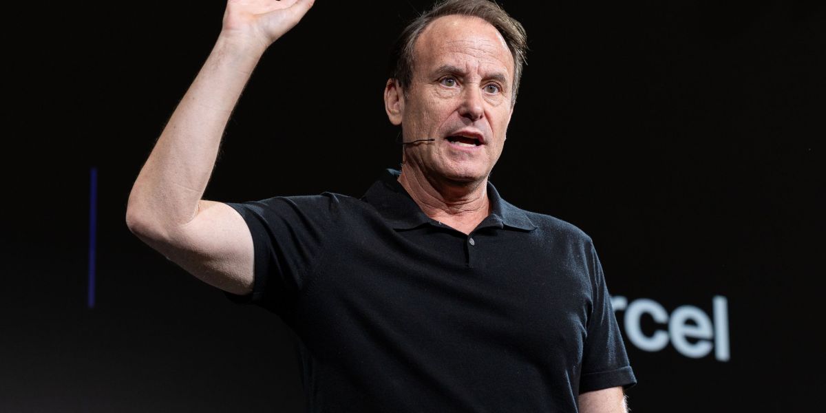 Investor won't back startups unless staff are in the office 6 days a week 'because they're going to fail'