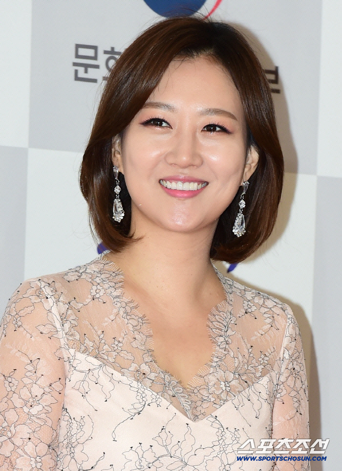 [Breaking News] Jang Yoon-jeong's Mother, Who Had Gone Missing, Finally Apprehended... Remanded to Court on Investment Fraud Charges