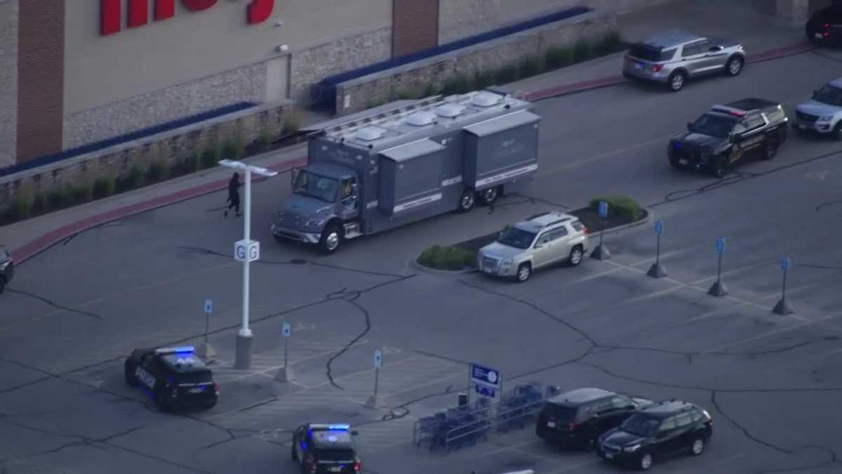 Police shoot suspect in Waukesha Meijer hostage situation