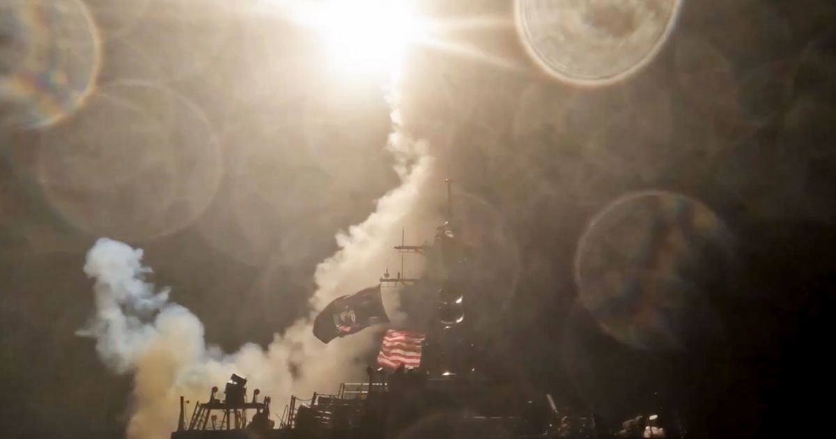 U.S. strikes bridges around key port in Iran, expanding campaign in battle over Hormuz