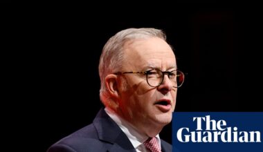 Anthony Albanese promises fast-track approvals for datacentres to shore up AI investment | AI (artificial intelligence)