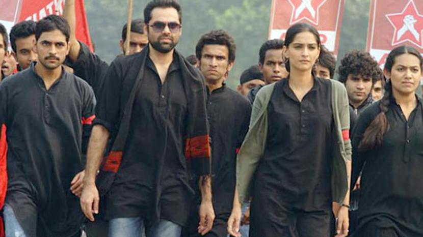 A scene from Raanjhanaa A scene from Raanjhanaa