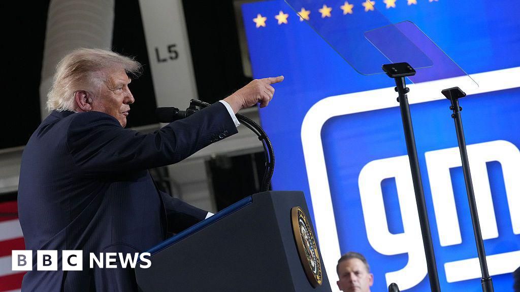 Trump defends tariffs in hard-hit Michigan as Canada tax hike looms - BBC