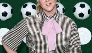 Amy Schumer Unveils C-Section Scar in New Bikini Photo