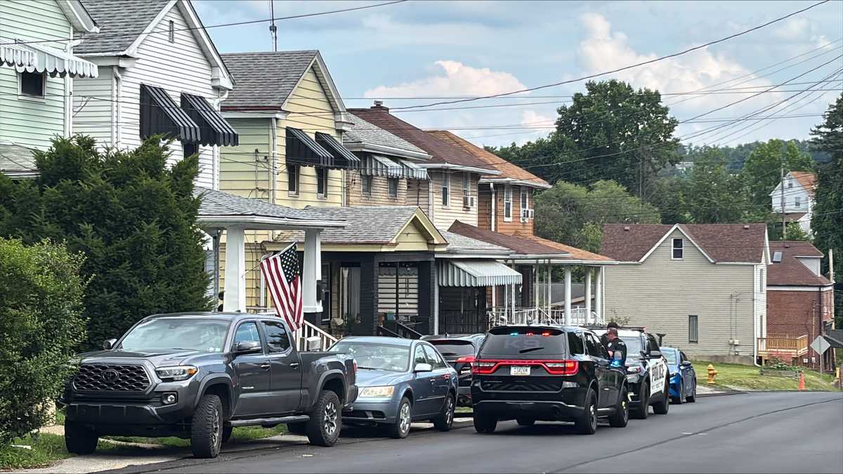 Man found stabbed multiple times in Munhall, Allegheny County