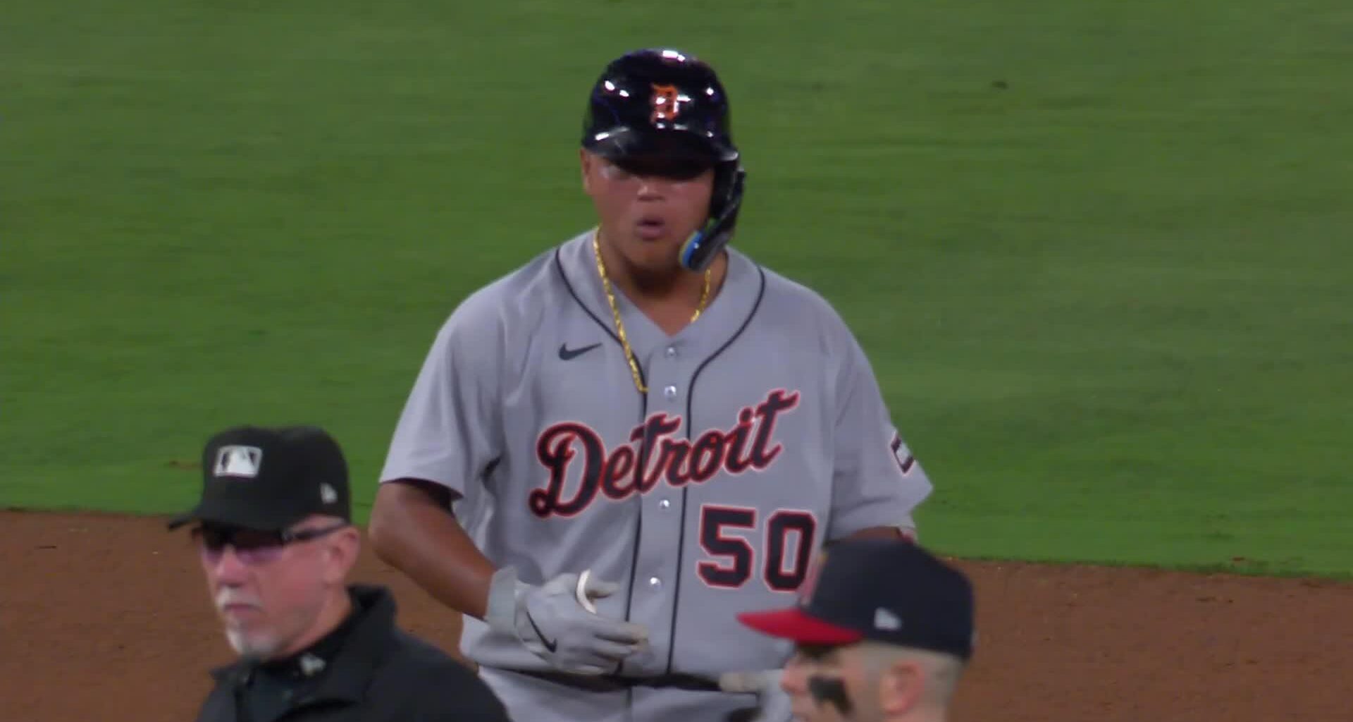 Lee hits clutch double in 9th and Tigers hold on for 2-1 comeback win over Angels