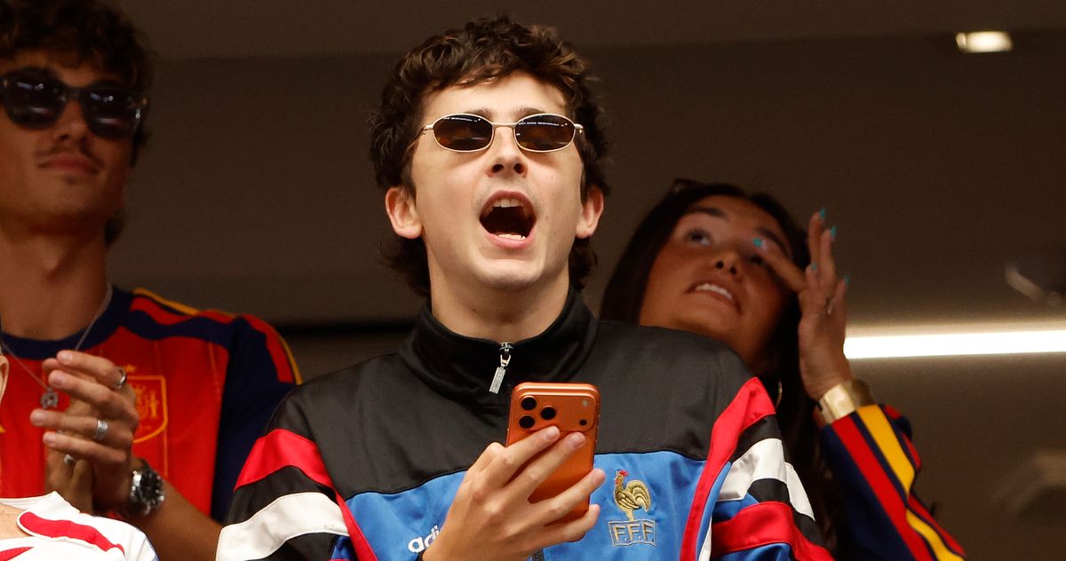 Timothée Chalamet Starstruck by Dallas Cowboys Cheerleaders