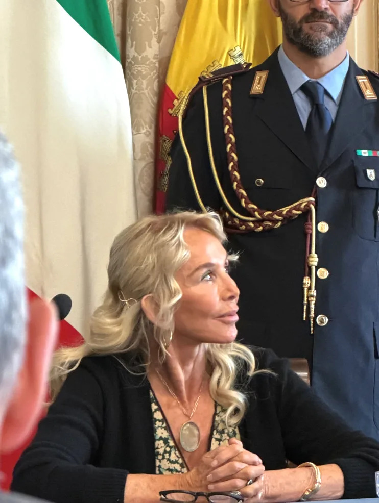 Trudie Styler is given the Medal of the City of Naples