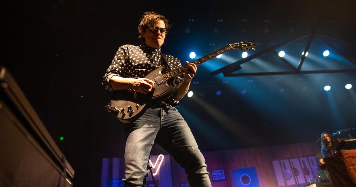 Fans can hear Weezer album before release at SC record store