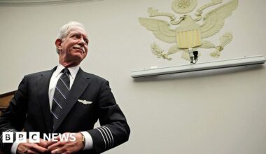 'Miracle on the Hudson' pilot Captain Sully reveals Alzheimer's diagnosis - BBC