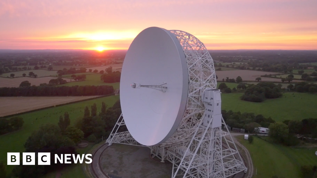UK's iconic Jodrell Bank telescope faces axe in science cuts - BBC