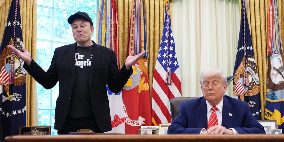 Trump Says He Expects Musk to Support Trump Accounts With SpaceX Stock