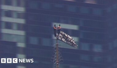 Daredevil climbers apparently got engaged after scaling needle of Empire State Building - BBC