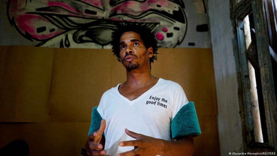 Cuban dissident artist arrives in US after 5 years in prison