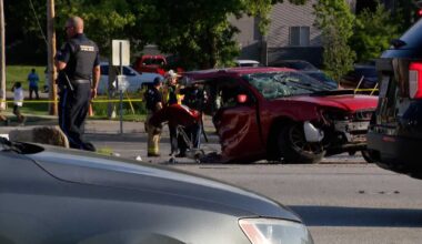 Omaha police investigate crash - KETV