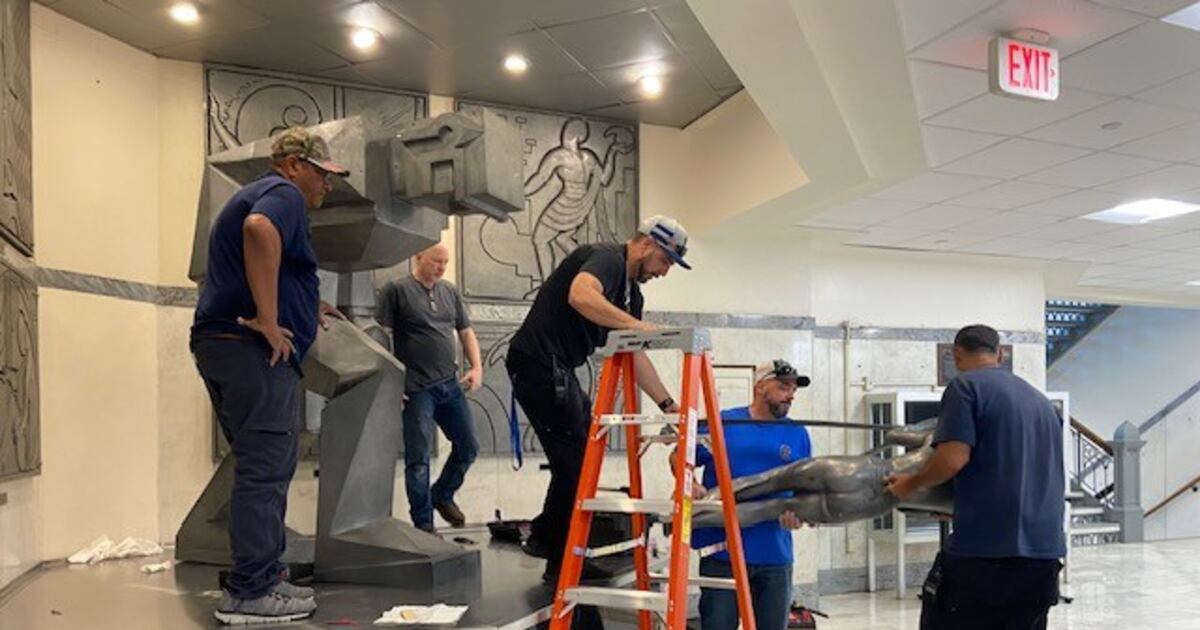 Joliet Central’s Steelmen statue begins journey to new home – Shaw Local