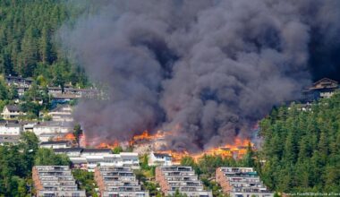 Norway: Huge fire destroys 100 homes, sparks evacuations