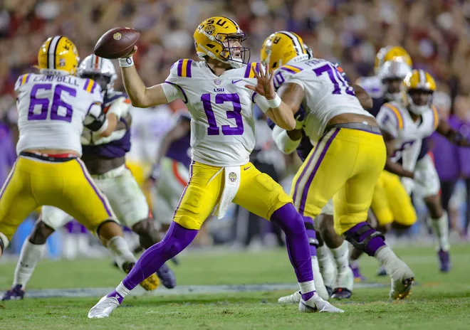 AUBURN, AL - OCTOBER 01: Garrett Nussmeier #13 of the LSU Tigers looks to throw against the LSU Tigers during the second half of the game at Jordan-Hare Stadium on October 1, 2022 in Auburn, Alabama. (Photo by Brandon Sumrall/Getty Images)