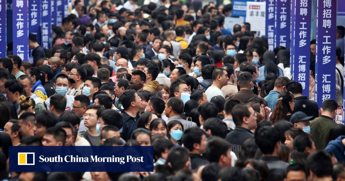 China’s youth jobless rate edges down in June for third consecutive month