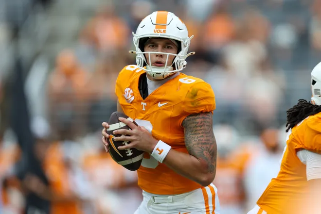 Tennessee Volunteers quarterback Joey Aguilar