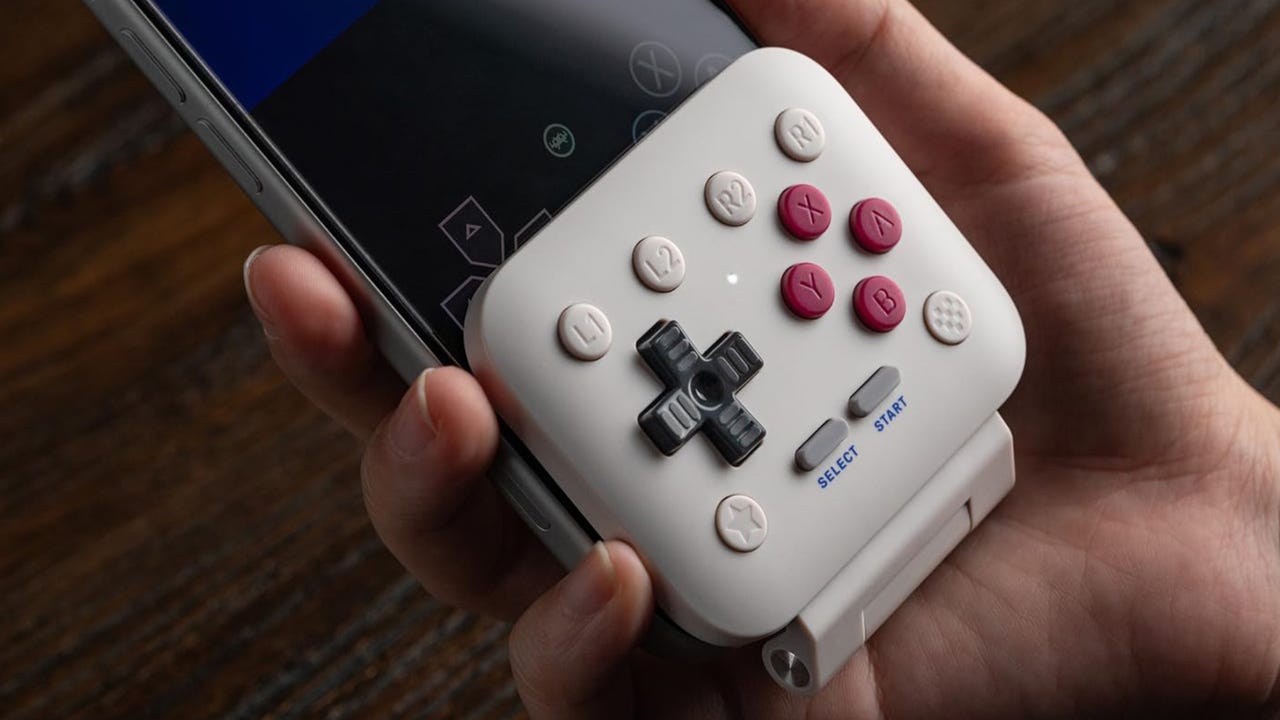 8BitDo's Latest Phone Accessory Is a Clip-on, Game Boy-Like Controller