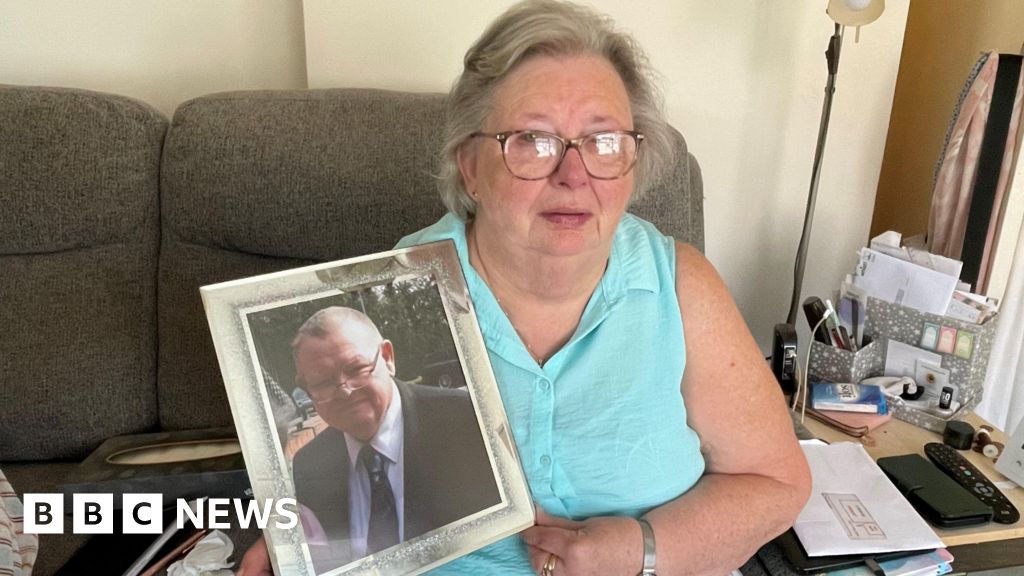 Kent widow losing sleep over Capita civil service pension limbo - BBC