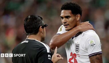 Jarell Quansah speaks to the referee during England v Mexico