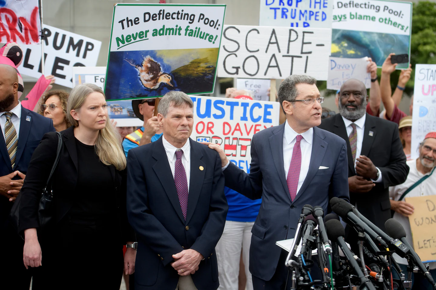 Reflecting Pool repairs could undermine case against former Olympian, judge says - The Washington Post