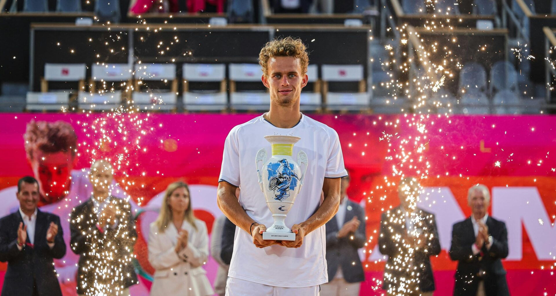 Luca Van Assche / Photocall trophée - ATP 250 Estoril