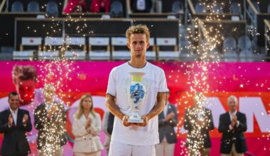 Luca Van Assche / Photocall trophée - ATP 250 Estoril