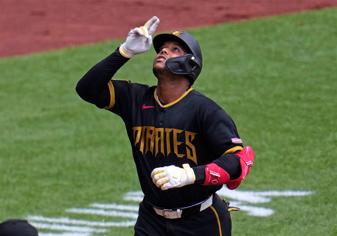 Esmerlyn Valdez’s first grand slam pushes the Pirates past the Brewers in the first game of a doubleheader