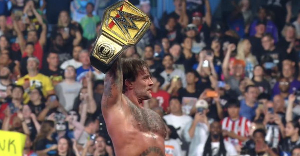 CM Punk returns to Raw in Chicago, wins WWE championship