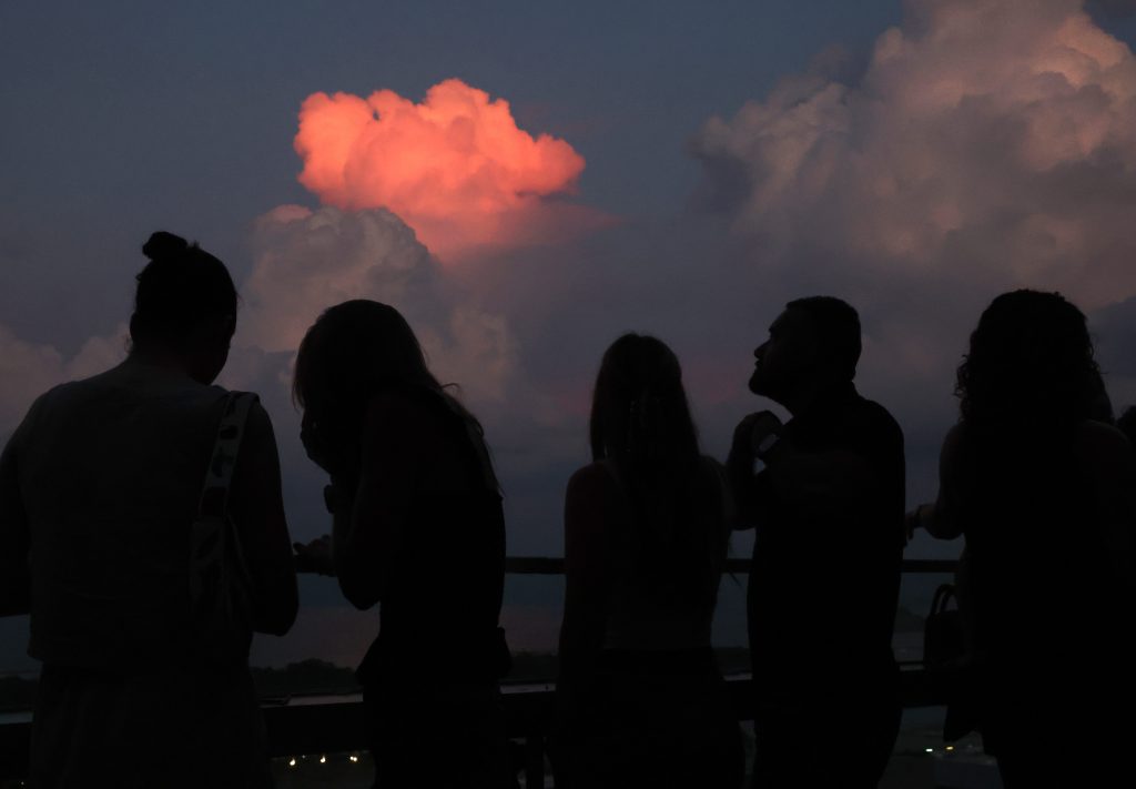 Intense fires, unpredictable winds driving smoke toward Illinois