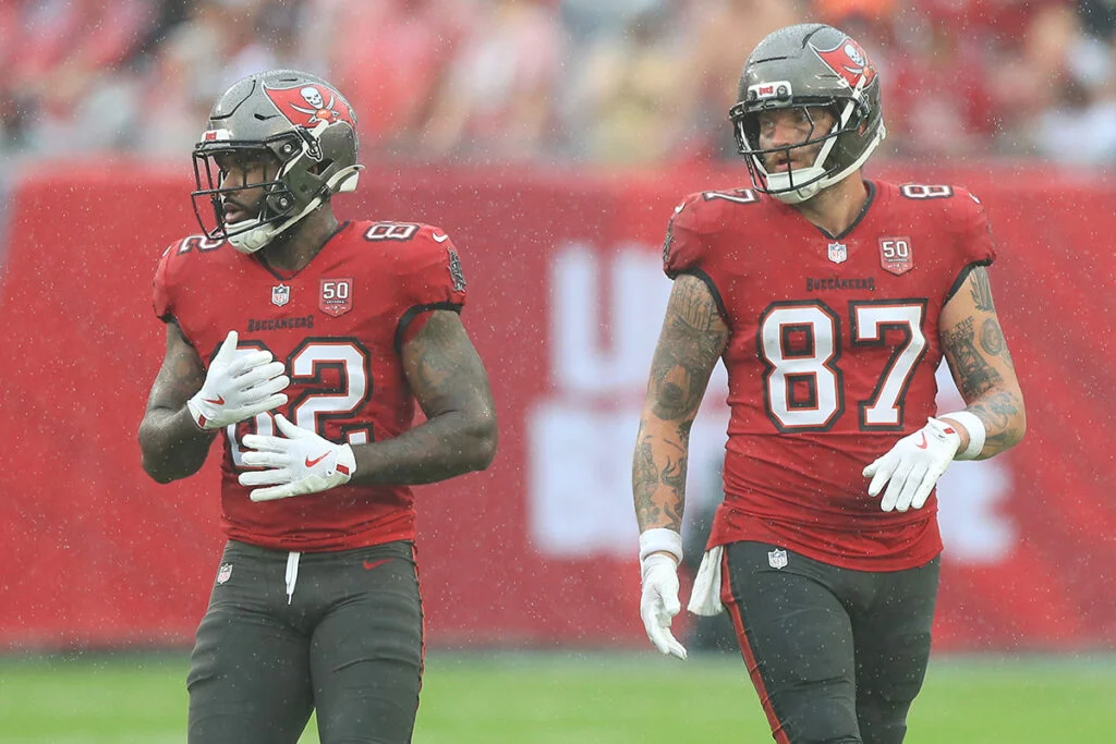 Sr'S Fab 5: Where Each Bucs Offensive Player Must Improve In Camp 11 Bucs Tes Devin Culp And Payne Durham