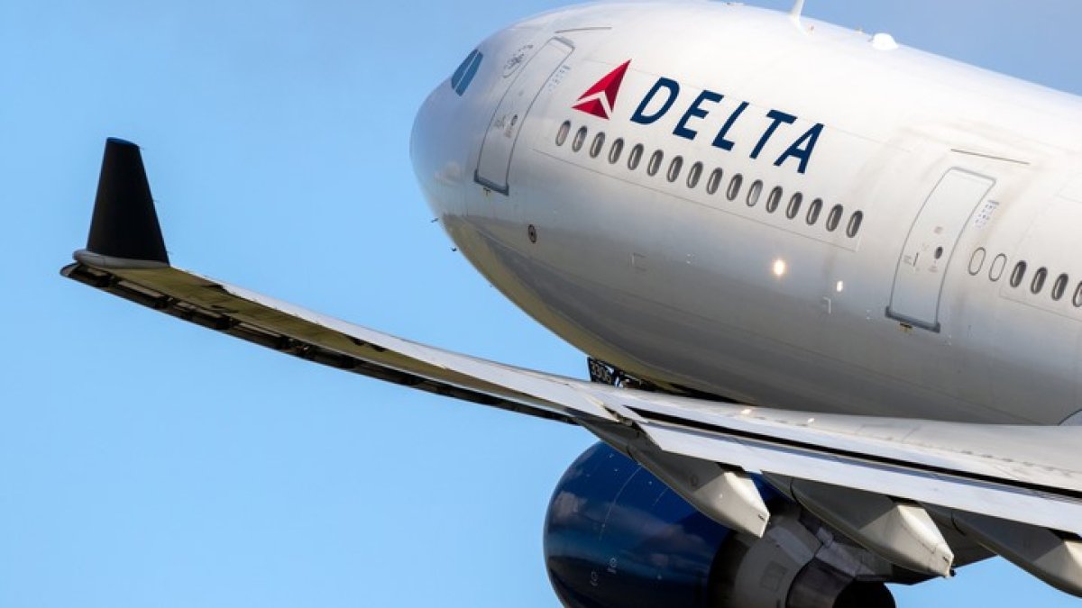 Delta plane struck by firework landing at Midway Airport – NBC Chicago