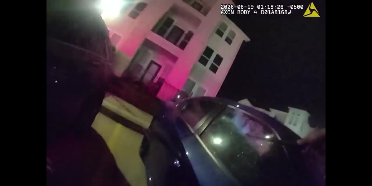 Deputies break car window after 4-month-old found alone in vehicle