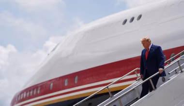 Republican blocks bill to halt retrofit of Qatari-gifted Air Force One