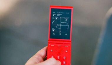 The Light Flip Is the Stylish Dumb Flip Phone of Your Dreams
