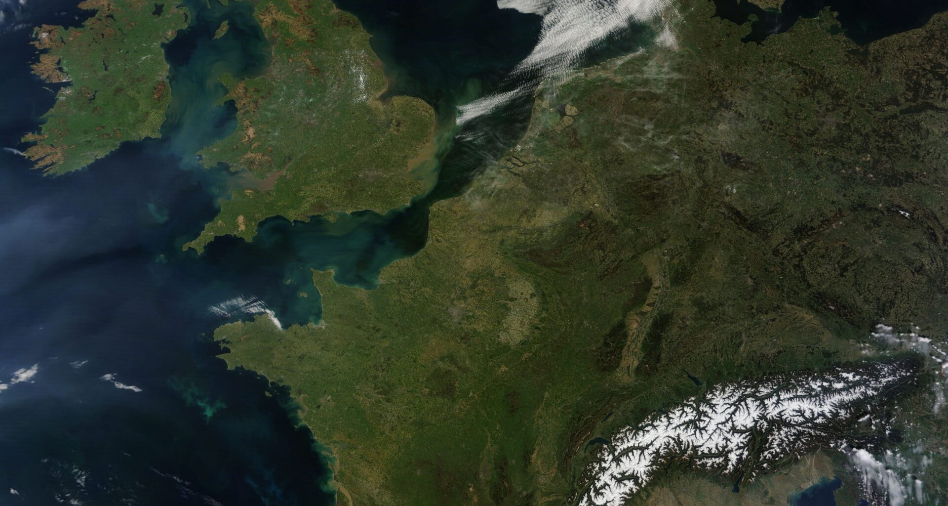 Earth observation satellites pass telecom in European space industry sales