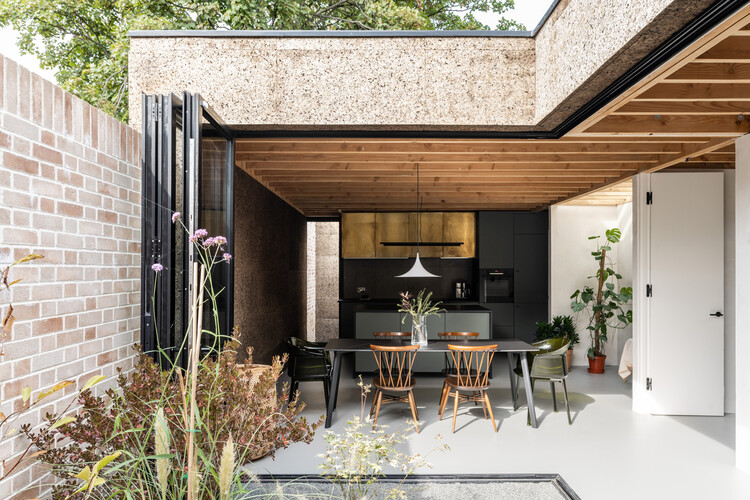 Cork House / Polysmiths - Exterior Photography, Wood, Courtyard, Patio