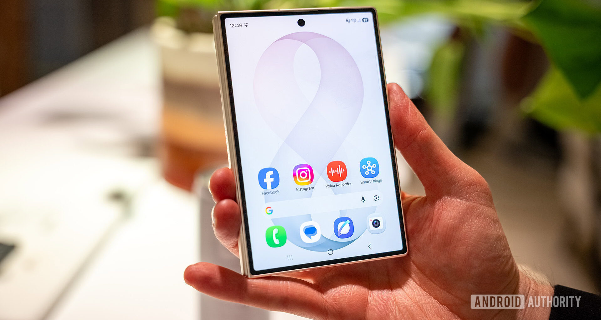 Galaxy Z Fold 8. in hand display on