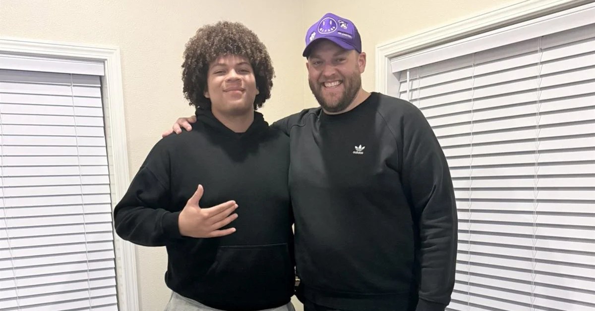 #Woof!: Huskies Land 4-Star OL Commit