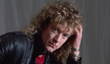 Remember When Robert Plant Sampled Himself From the Led Zeppelin Days for a Big Solo Hit in 1988?