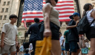 Americans Are Giving Up Looking for Jobs