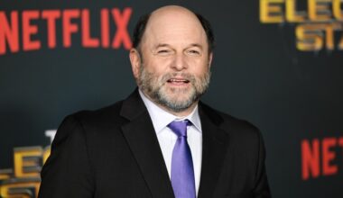 Jason Alexander Apologizes to Courtney Stodden for Inappropriate Behavior